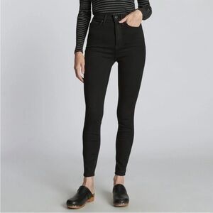 ☕️ Everlane High-Rise Black Skinny Jeans